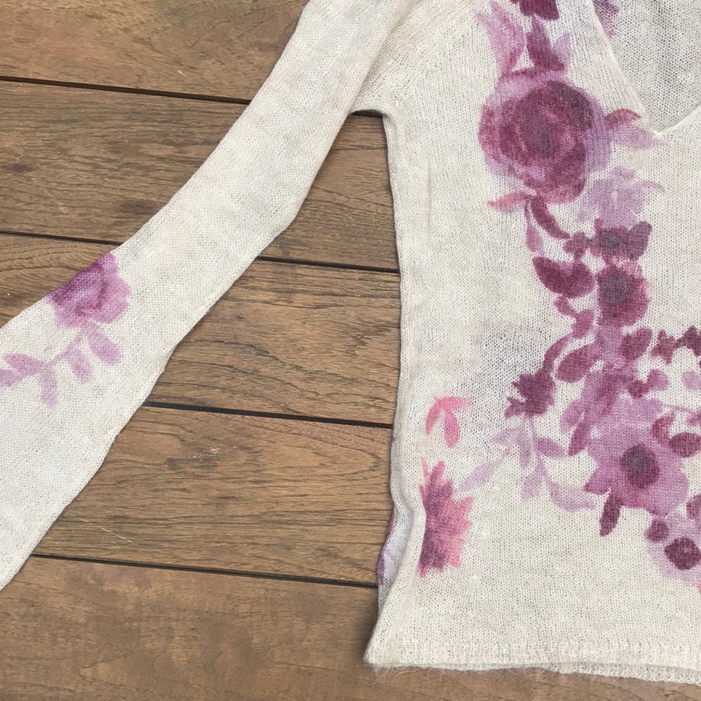 Flower sweater - Picture 3 of 3